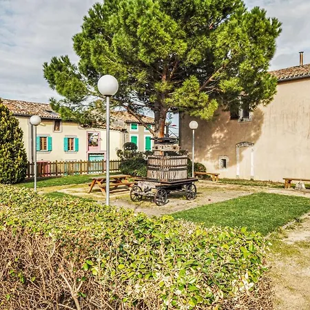 Awesome In Villeneuve-les-montrea Appartement