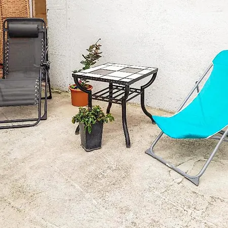 2 Bedroom Awesome In Villeneuve-les-montrea Villeneuve-les-Montreal