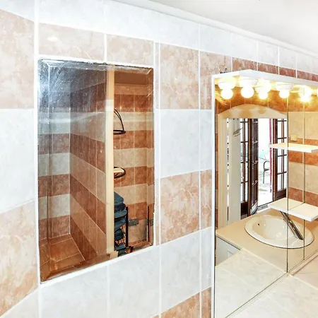 Apartmán 2 Bedroom Gorgeous In Villeneuve-les-montrea Villeneuve-lès-Montréal