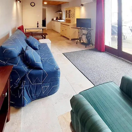 Apartmán 2 Bedroom Gorgeous In Villeneuve-les-montrea Villeneuve-lès-Montréal