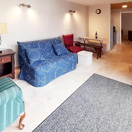 Apartmán 2 Bedroom Gorgeous In Villeneuve-les-montrea *